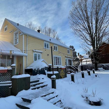 Manoir Alegria Bed & Breakfast Cowansville Екстериор снимка