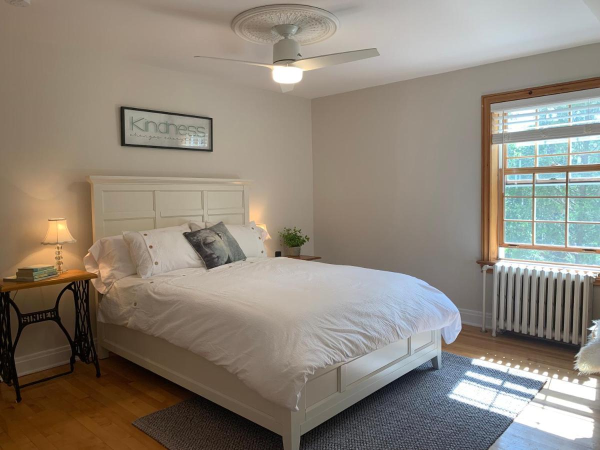Manoir Alegria Bed & Breakfast Cowansville Екстериор снимка