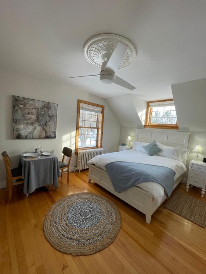 Manoir Alegria Bed & Breakfast Cowansville Екстериор снимка